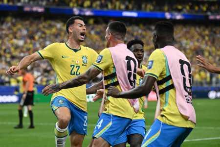 Gabriel Martinelli comemora gol da classificaÃão do Brasil para oitavas de final da Copa do Mundo contra o Japão