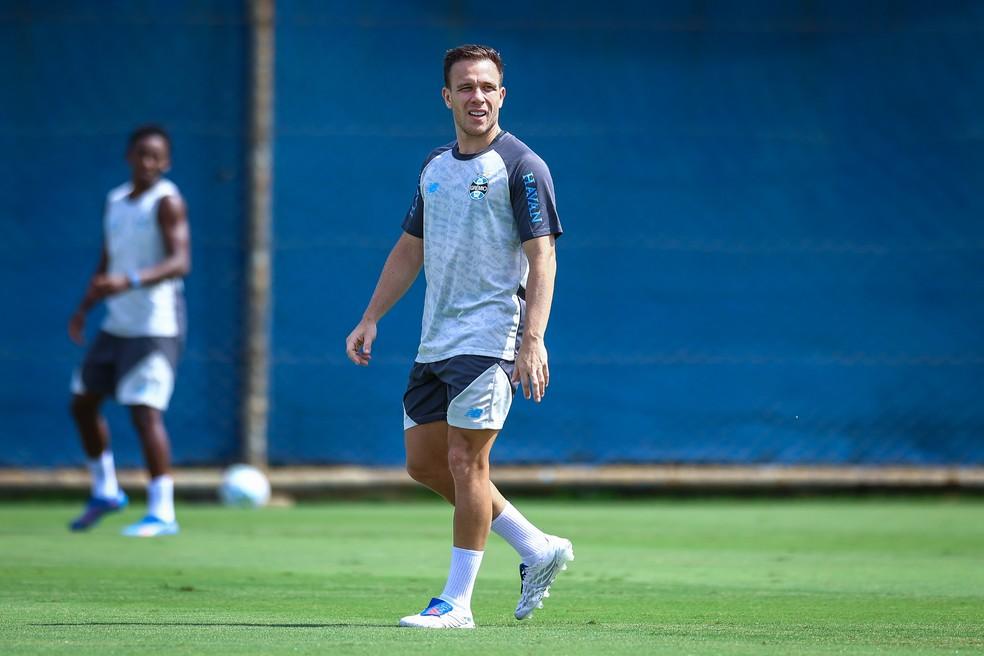 Arthur em treino do Grêmio — Foto: Lucas Uebel/Grêmio