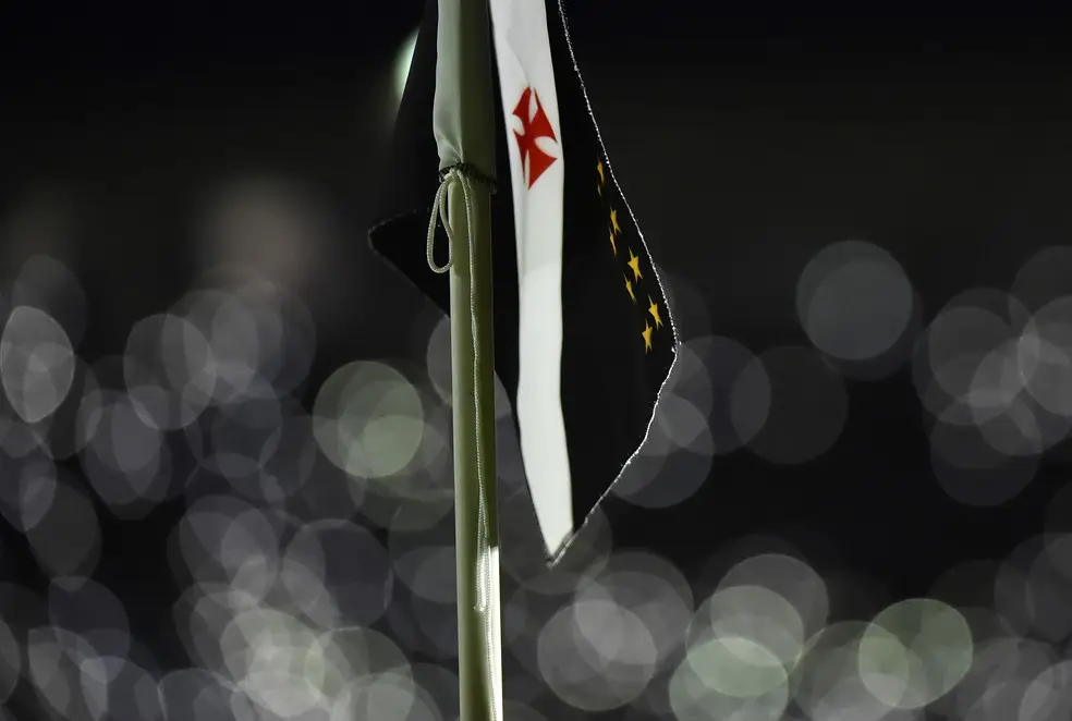 bandeira do Vasco em São Januário — Foto: André Durão / ge
