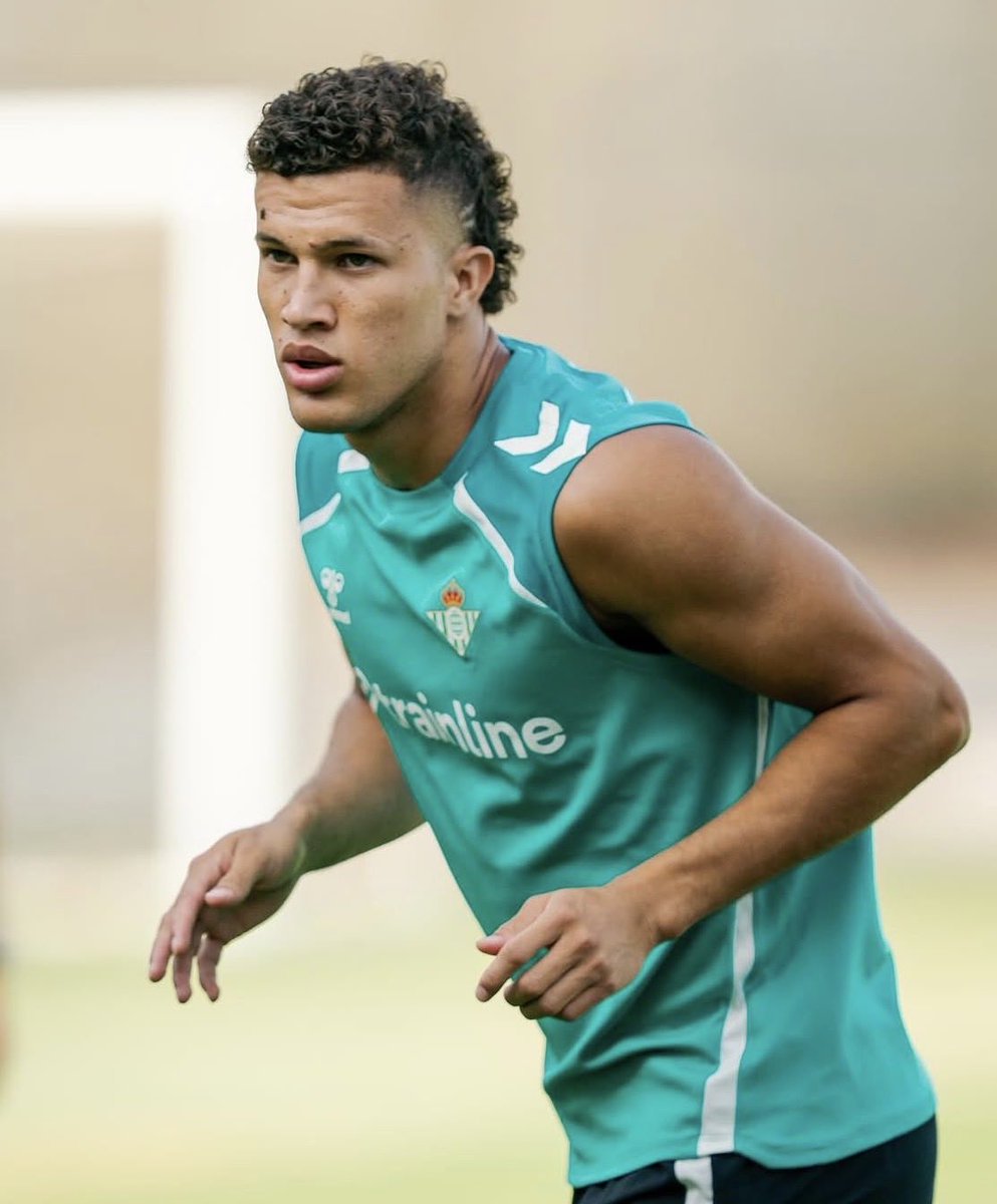 Betis recebe proposta oficial do Vasco por Deossa; montante é de 12 milhões de euros