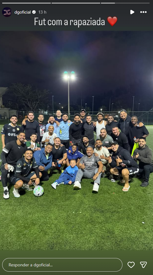 Ex-vascaínos Philippe Coutinho, Douglas Luiz e Andrey Santos jogaram pelada juntos