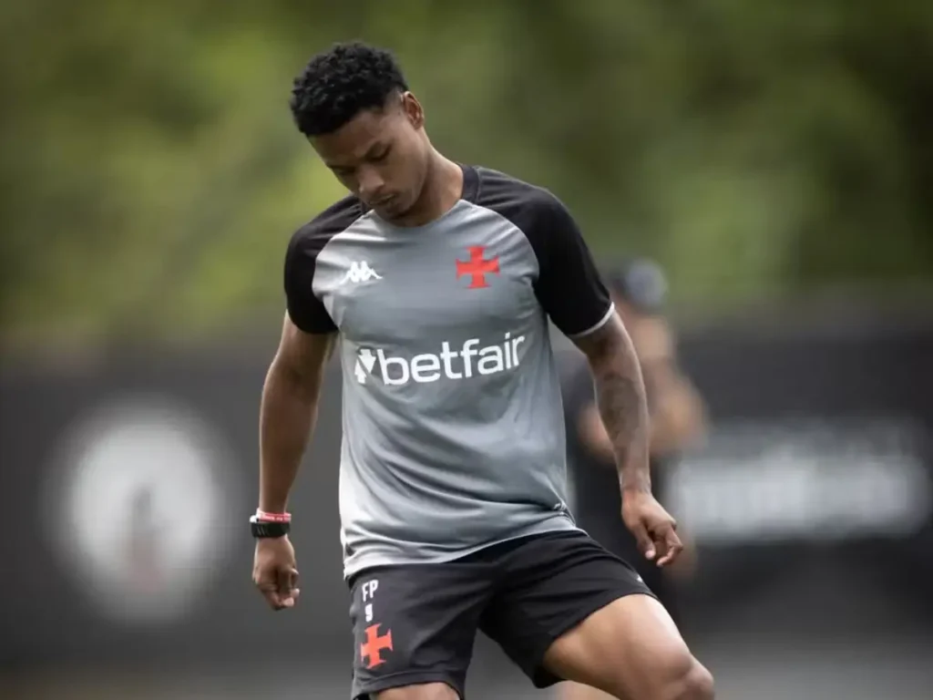 Fernando Diniz sugere ao Corinthians a contratação de Matheus França, ex-Vasco