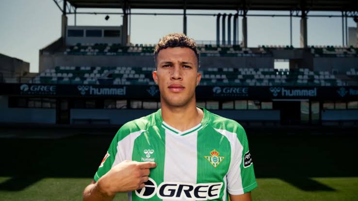 Vasco e Betis negociam 'detalhes' por Deossa