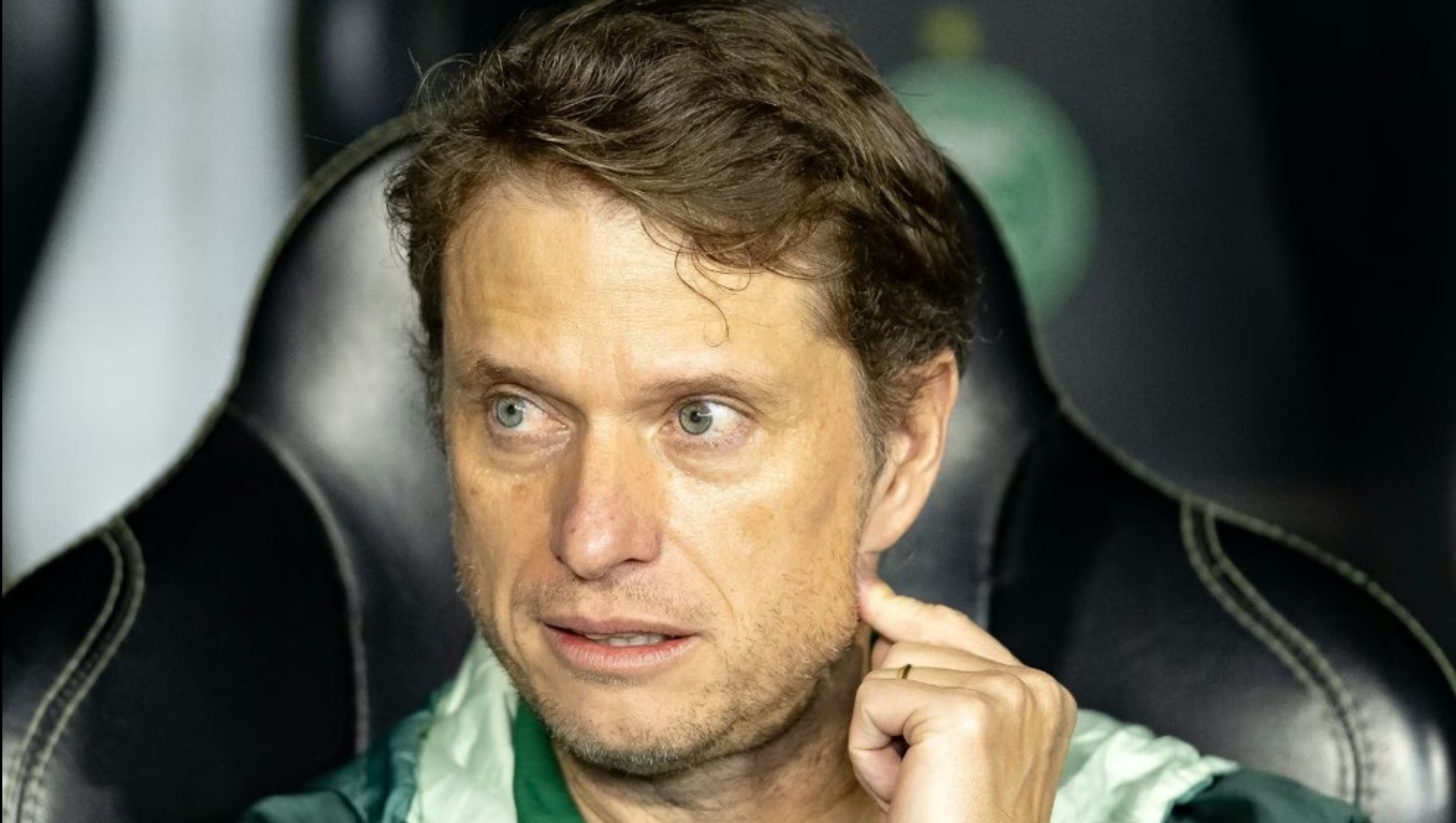 Vasco encaminha acerto com Fernando Seabra