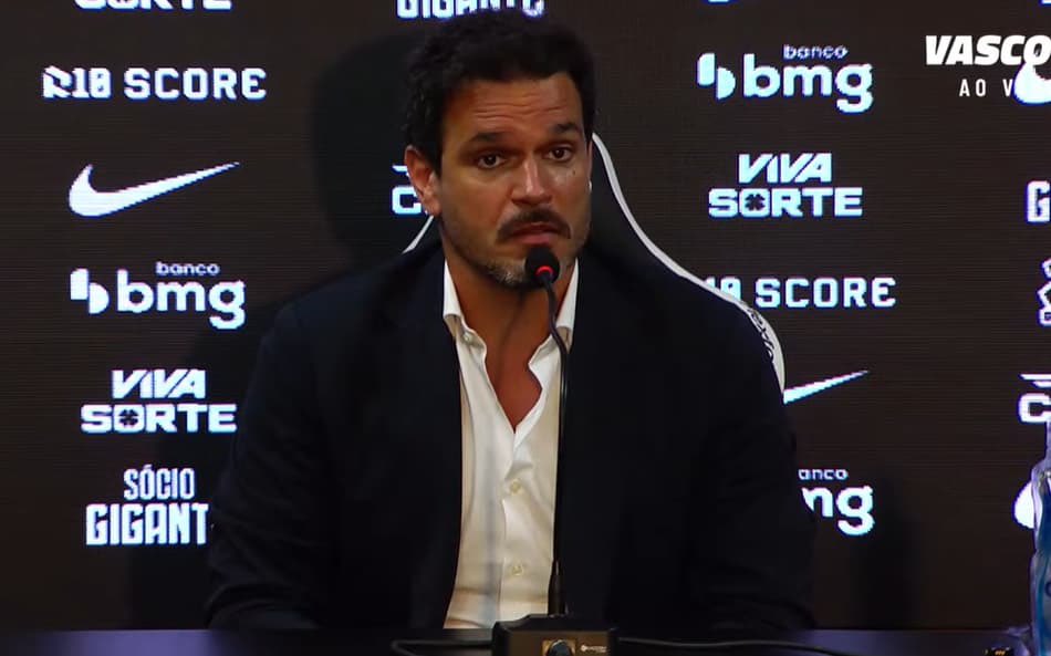 Vasco negocia com técnico estrangeiro; Hernán Crespo está descartado