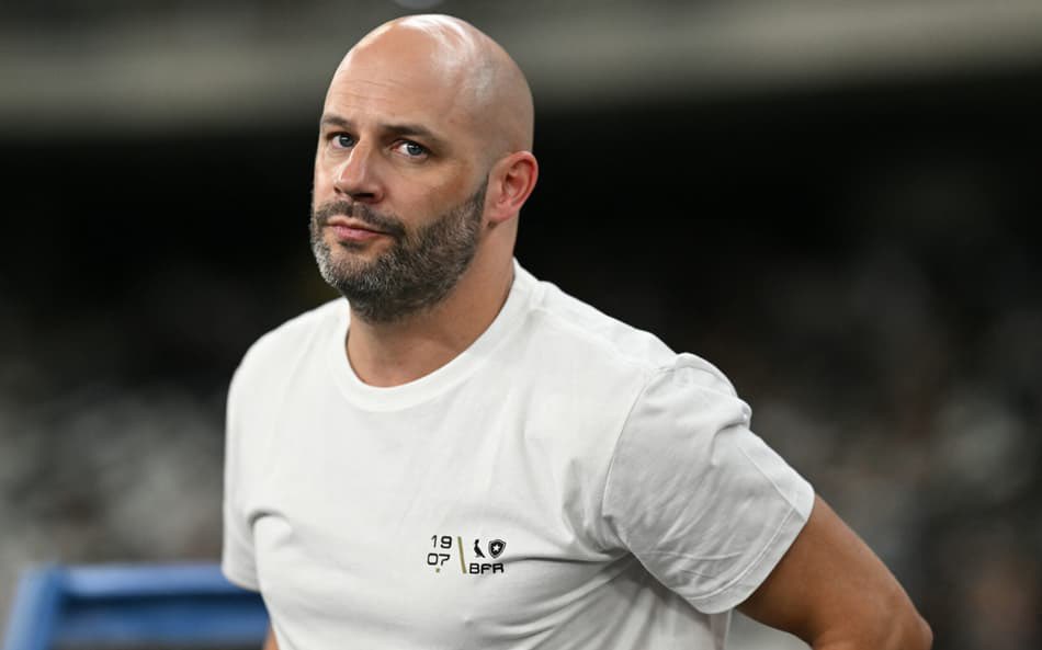Vasco tem interesse no treinador Franclim Carvalho, do Botafogo